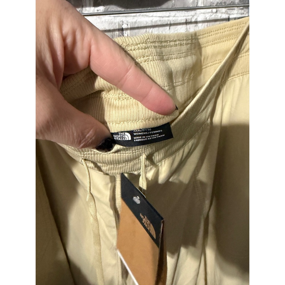 The North Face Women Aphrodite Motion Capri Pants Tan Khaki 3XL NWT - Picture 4 of 5